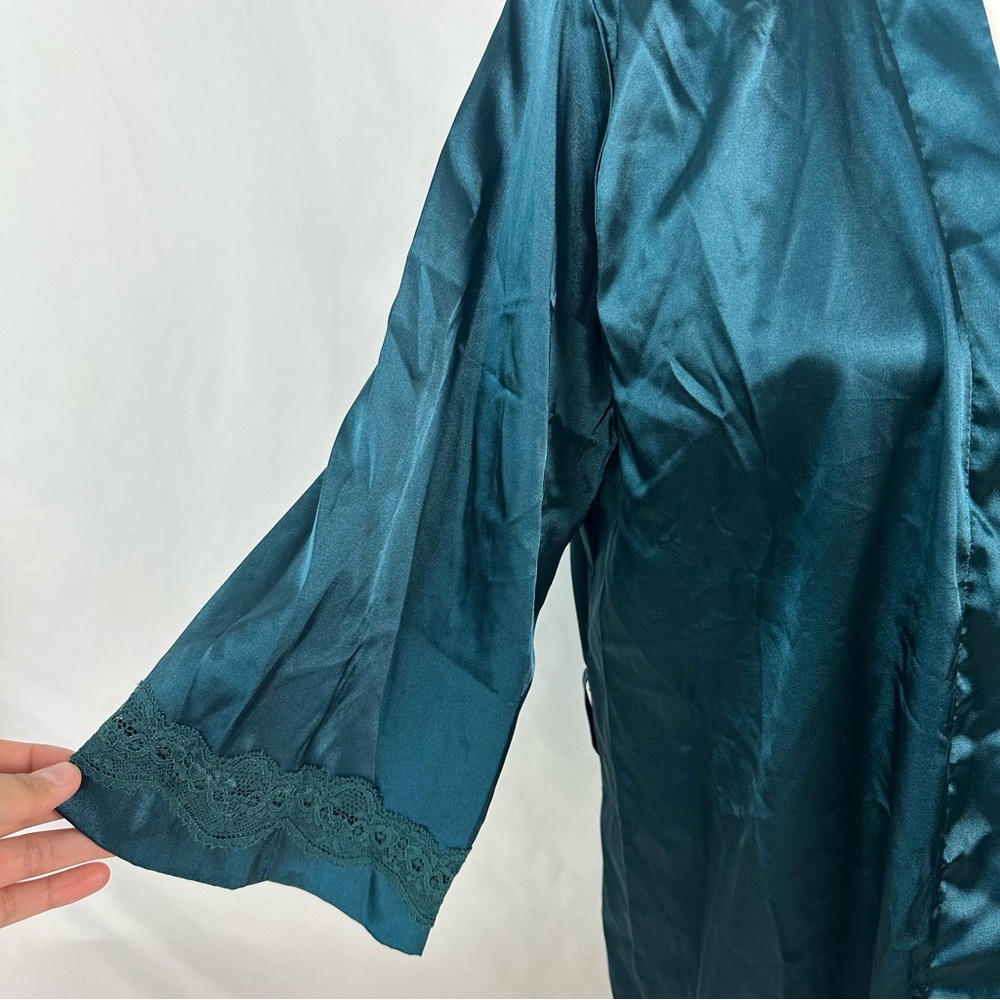 Amazon Ekouaer Satin Robe - Picture 2 of 6